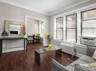 Reside at 823, Chicago, IL 60613