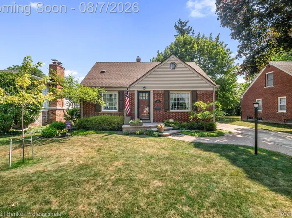 382 Irvin St, Plymouth, MI 48170