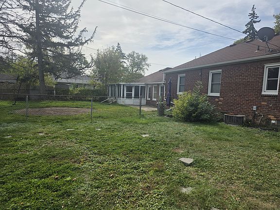 2nd image of 30330 Harper Ave