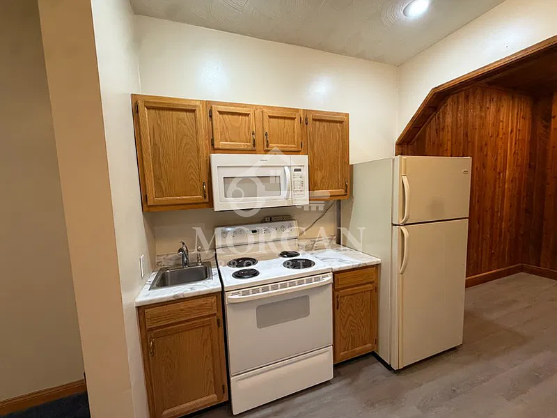 516 Locust St — Photo 3