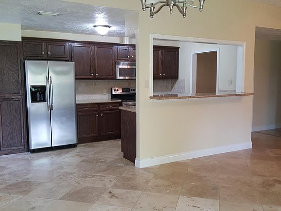 2nd image of 5747 Ludington Dr