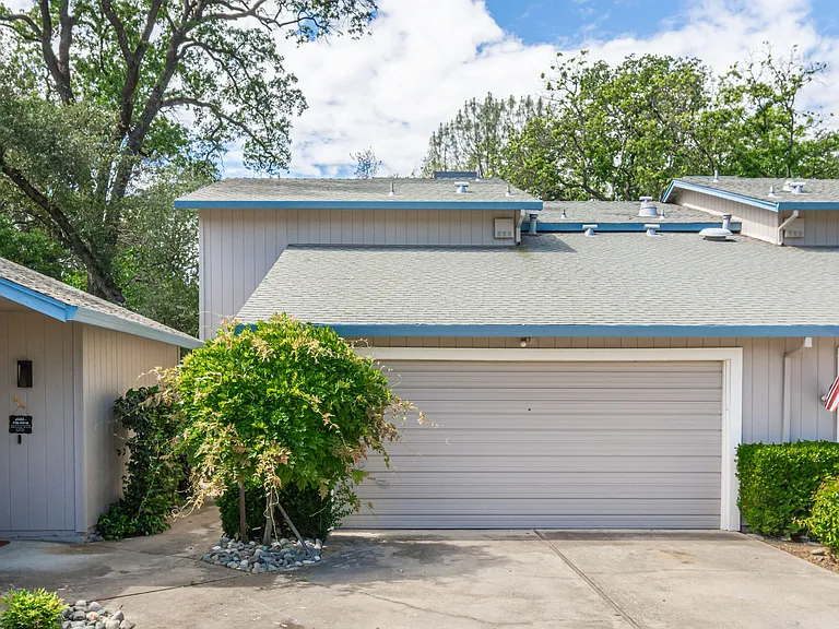 4062 Quarry Ct — Photo 36