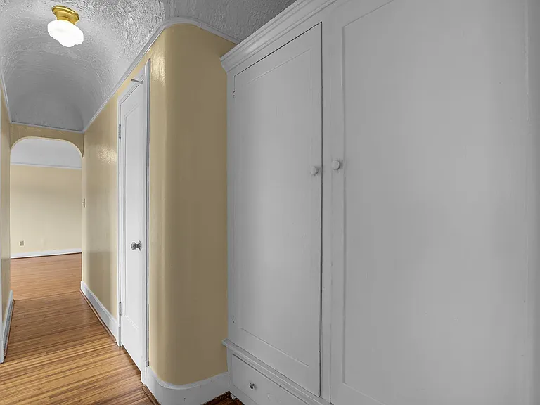 2052 SE Hawthorne Blvd — Photo 18