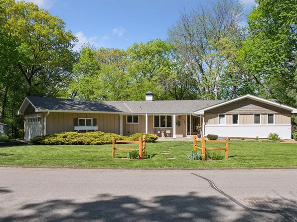 12800 March Cir, Minnetonka, MN 55305