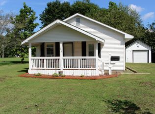 1614 S Fairbanks St, Robinson, IL 62454