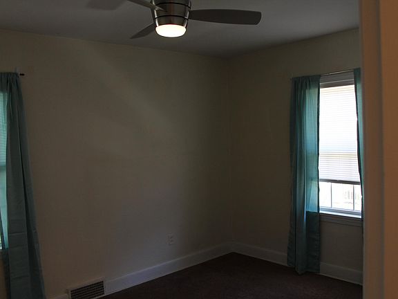 4th image of 2121 Gladstone Ave APT B