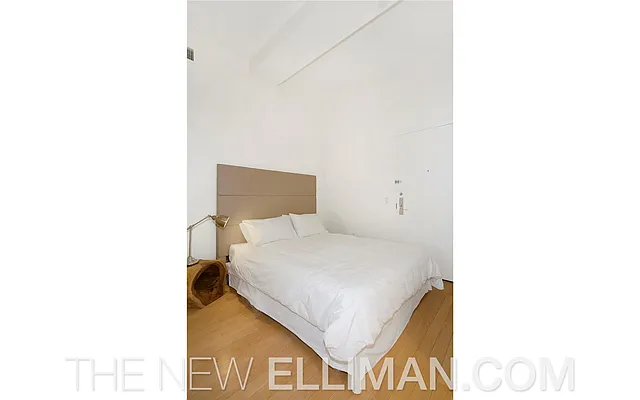 Rented by Douglas Elliman | media 33