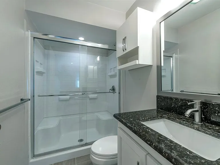 110 N Tremain St #202 — Photo 16