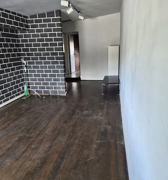 10835 Magnolia Blvd — Photo 16