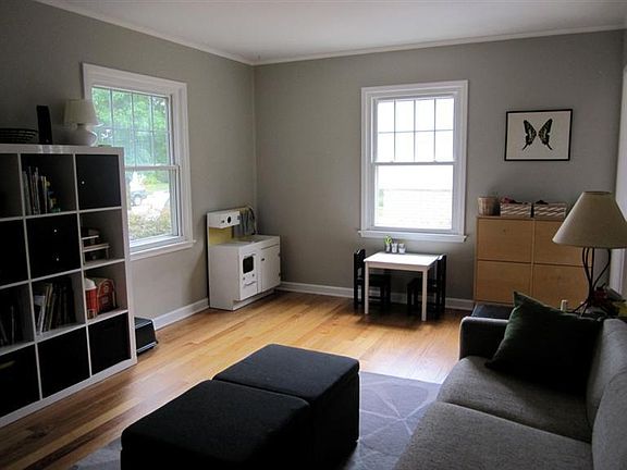 4th image of 708 Hutchins Ave
