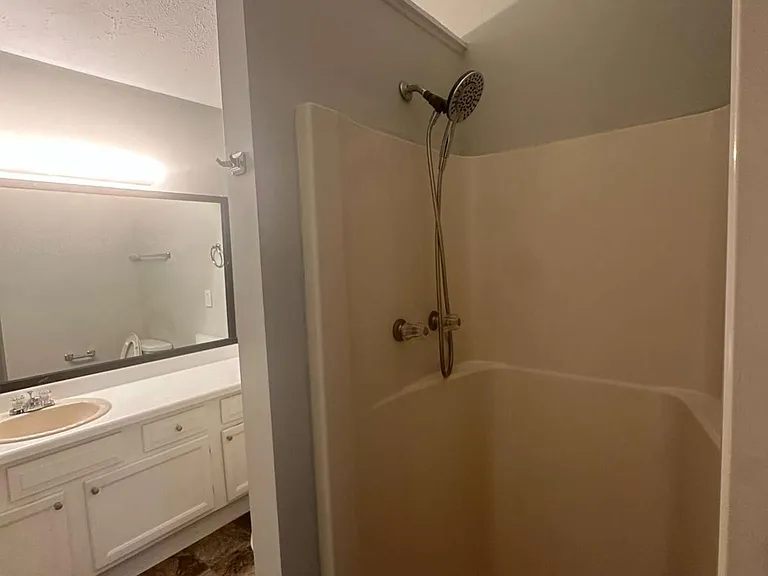 40 Lake Ct — Photo 17