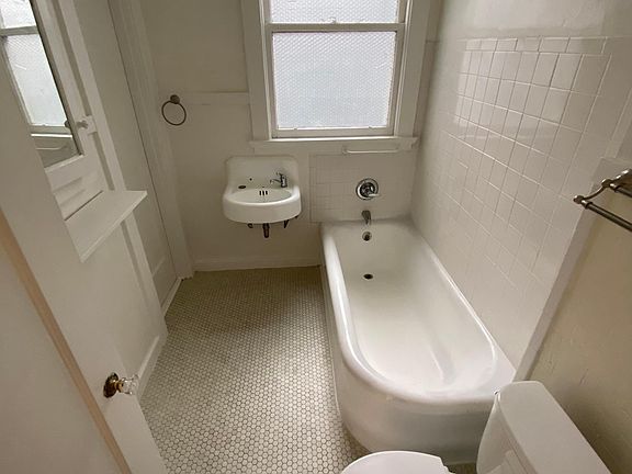 2nd image of 1623 California St #306