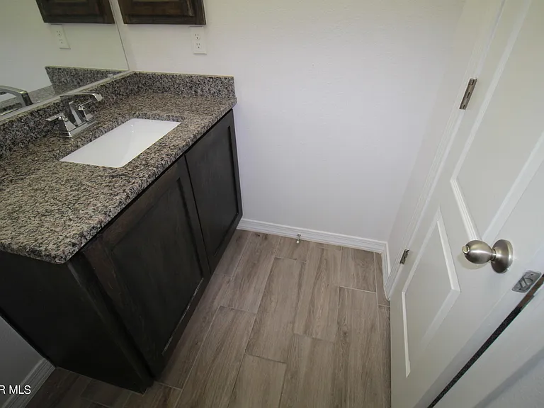 620 Adrian Arellano St W — Photo 52