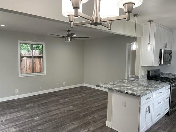 3rd image of 2111 Orange Ave Unit B