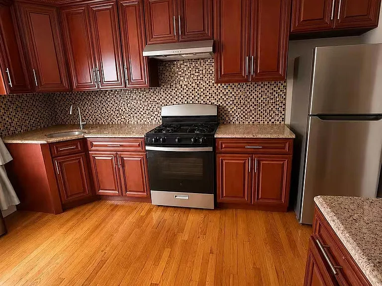 110-17 Inwood St #2 — Photo 8