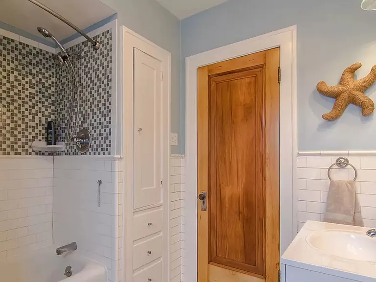 1551 Maple Rd — Photo 3