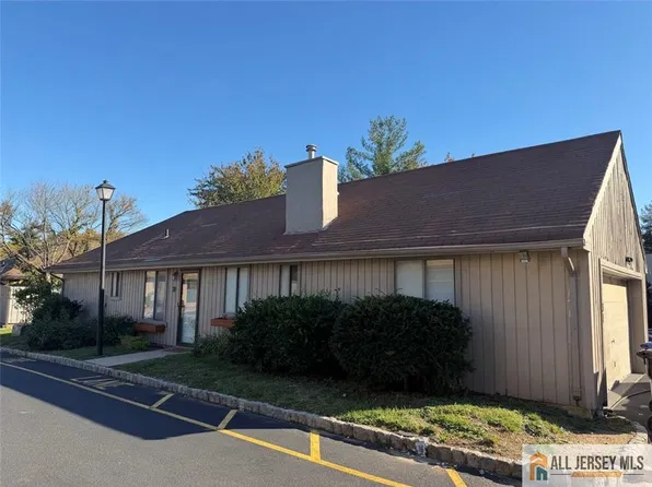 31 Ardsley Ct, East Brunswick, NJ 08816