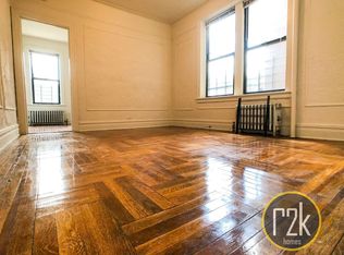 3257 35th St APT B3, Astoria, NY 11106