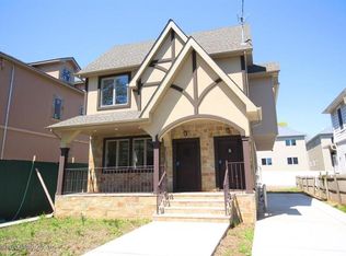 131 3rd St, Staten Island, NY 10306