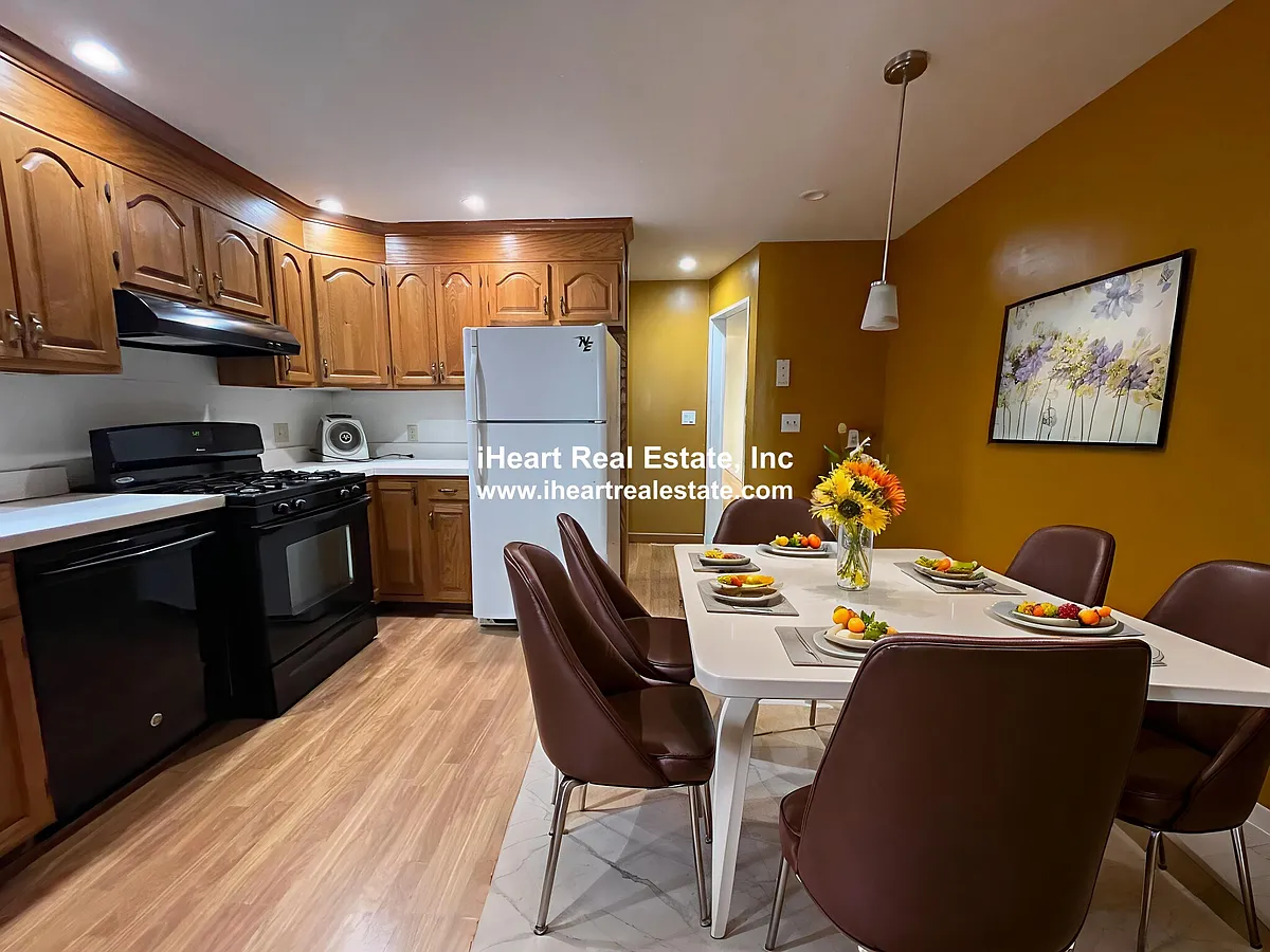 Building Photo - 338 K St #1