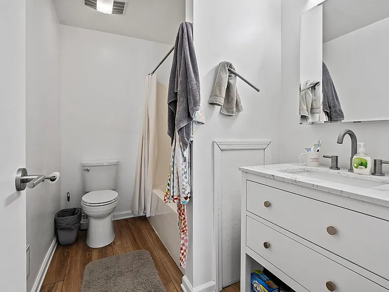 3401 Butler St #F2 — Photo 8