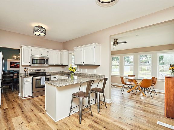 4th image of 8624 Long Meadow Dr