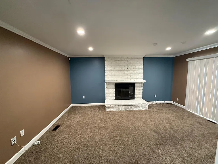 29841 Everett St — Photo 9