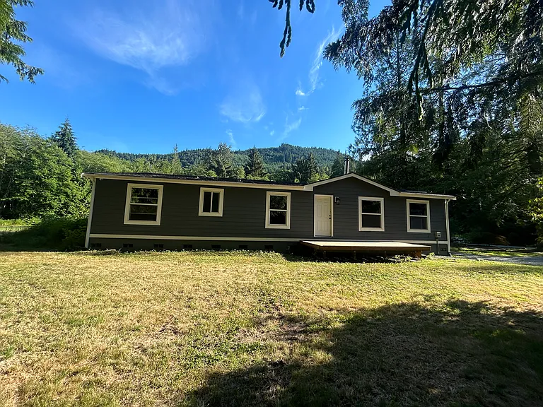 1095 Old Samish Rd — Photo 2