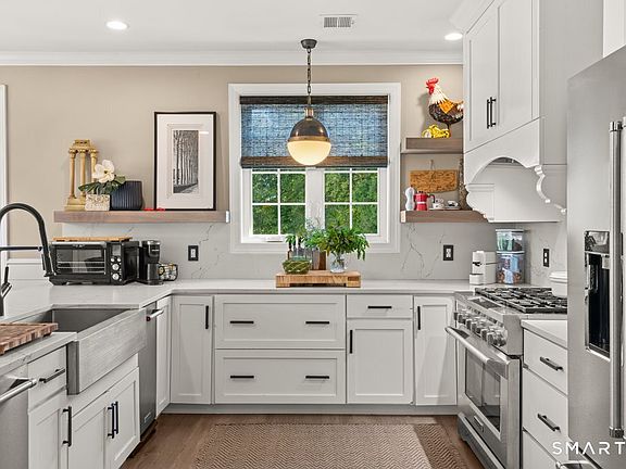 4th image of 632 Brookside Court #632