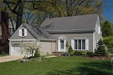 521 Lake Forest Dr photo 1