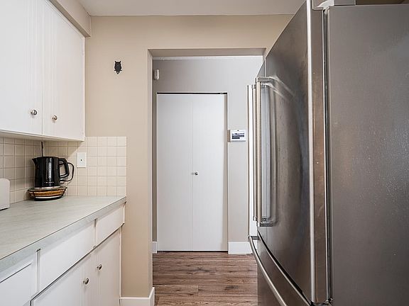 4th image of 12169 222nd St