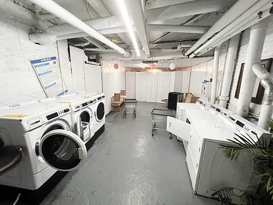 Rented by Bruma Realty LLC | media 9