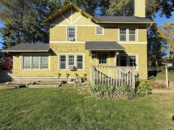 684 31st St, Des Moines, IA 50312