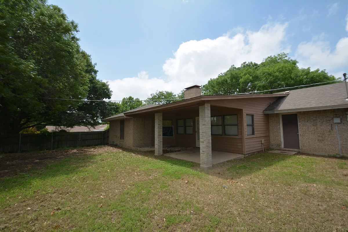 Building Photo - 2909 Cortez Dr