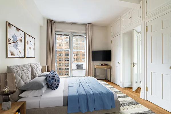 Sold by Compass | media 2