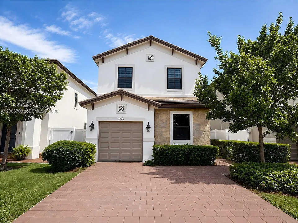 3448 W 110th Ter