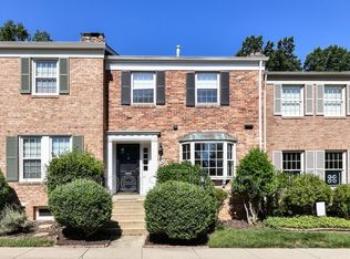 3144 Hartwick Ln, Fairfax, VA 22031