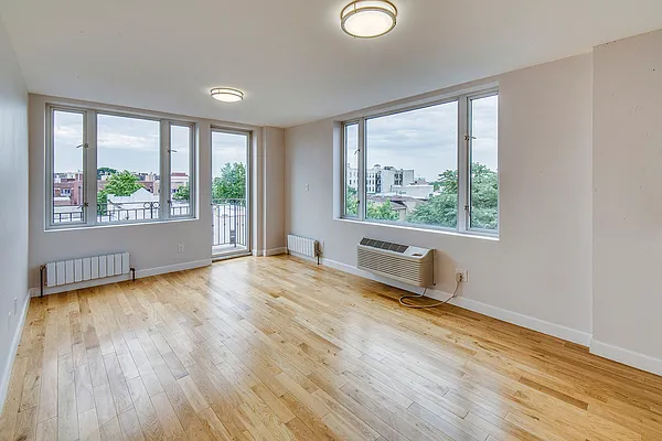 Rented by Bouklis Group | media 4