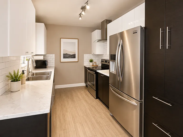 102 W Maryland Ave #C1 — Photo 6