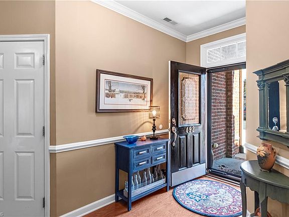 4th image of 492 Collingswood Dr