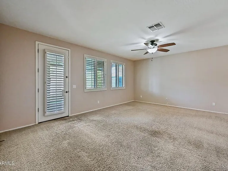 7102 W Katharine Way — Photo 3