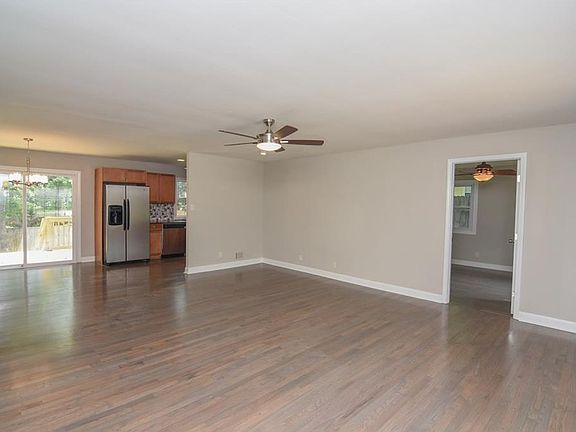 2nd image of 2089 Nancy Cir SE