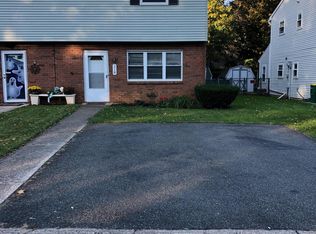 318 Lockridge Ln, Alburtis, PA 18011