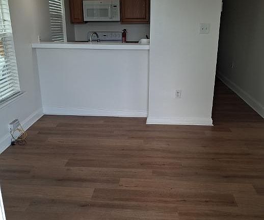 3rd image of 533 Ames Blvd
