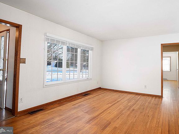 4th image of 103 Chatham Rd