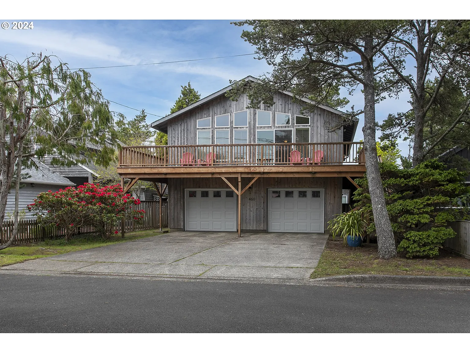 460 16th Ave photo 1
