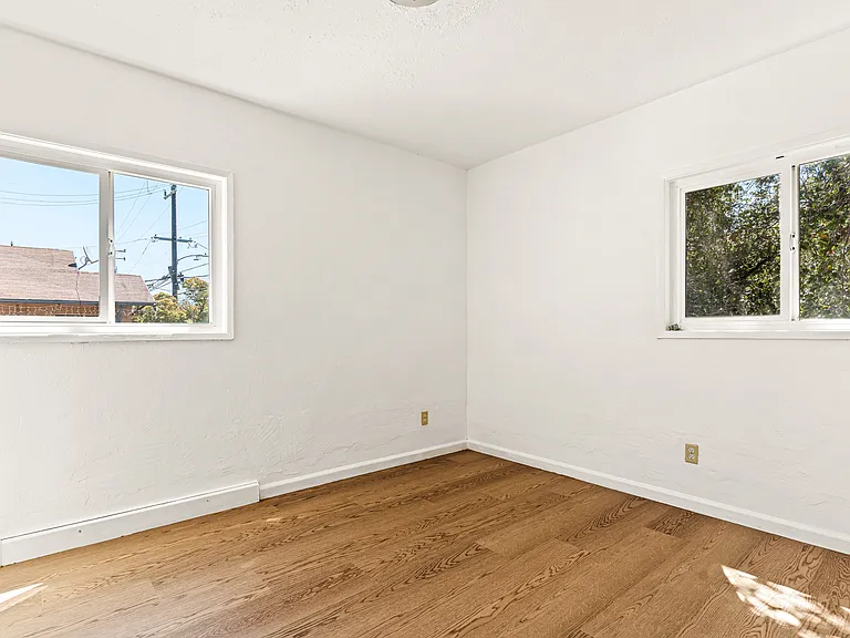 1015 82nd Ave — Photo 25