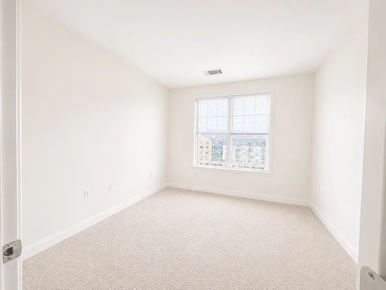 200 W Elm St #1219 — Photo 14