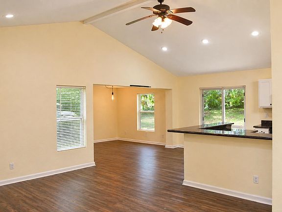4th image of 2202 Mission Rd