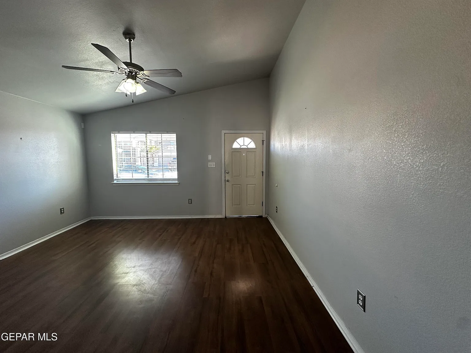 3 bed, 2.0 bath, 1536 sqft, $1,650 — Photo 3